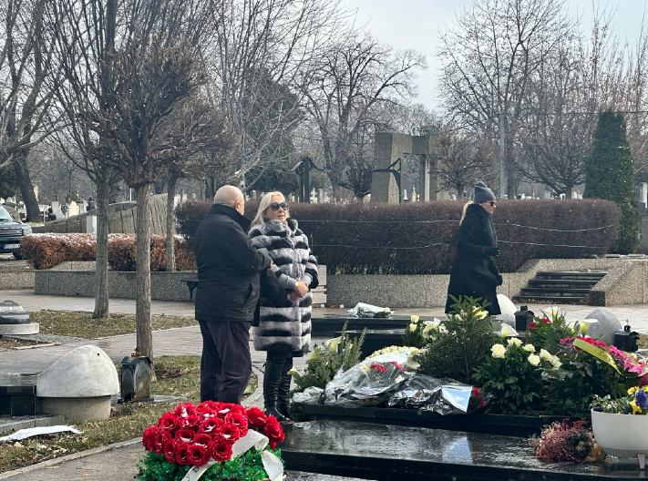NIJE DOŠAO SVEĆU DA MU ZAPALI, A BILI SU NERAZDVOJNI! Ovo je pravi razlog zašto je muzičar izostao sa Šabanove sahrane