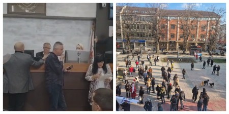 GLEDAJTE KAKO DIVLJAJU ĐILASOVCI U KRALJEVU Ispred Skupštine Opštine ih je šaka jada, a unutra demonstriraju silu