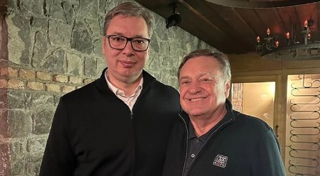 'DA SAM IZDAO VUČIĆA, IZDAO BIH SEBE! JEDINO ON MOŽE GARANTOVATI MIR U REGIONU' Gradonačelnik Ljubljane: Vlast i Vlade se menjaju na izborima, ne na ulici