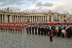 GARDA UVEŽBAVA SPROVOD Počele pripreme za papinu smrt, piše švajcarski list