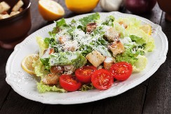 CEZAR SALATA Nikad sočnija i ukusnija, a priprema je tako jednostavna