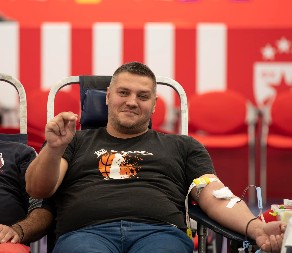 CRVENO-BELA KRV Zvezdaši ponovo pokazali humanost