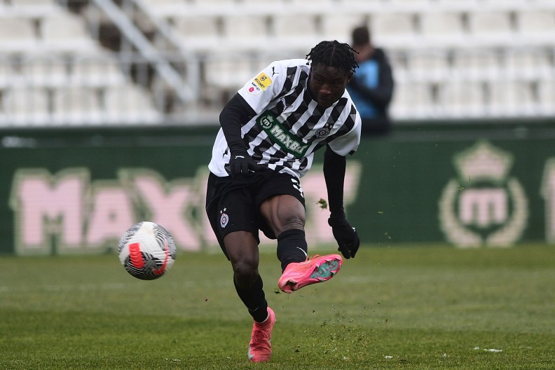 VATREN POČETAK DERBIJA Zubairu na startu šokirao Zvezdu za delirijum "grobara" (VIDEO)