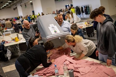 REKORDNA IZLAZNOST NA IZBORIMA U NEMAČKOJ Istorijski uspeh za desničare, najgori tezultat do sada za socijaldemokrate