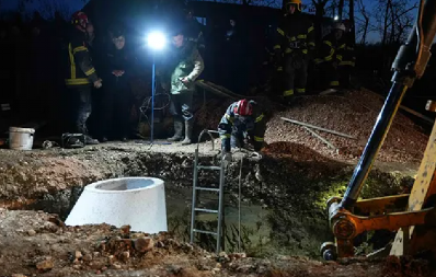 VATROGASAC FILIP JE 8 SATA BIO ZATRPAN POD ZEMLJOM "Zvao sam ženu da se oprostim, izgovorio oče naš i onesvestio se"