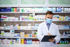 EVO ZAŠTO ANTIBIOTICI NISU UVEK DOBRI Farmaceuti savetuju građane u apotekama