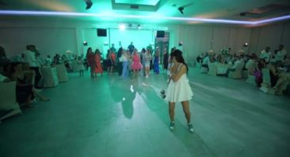 "ZAMALO DA SE BUBNJAR UDA!" Šok na srpskoj svadbi - nećete verovati gde je bidermajer završio! (VIDEO)