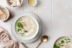 KREM ČORBA OD KARFIOLA Kremasta i lagana, a puna vitamina, pravićete stalno