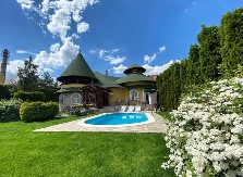 VIKENDICE POSTALE UNOSAN BIZNIS Sve više ljudi bira iznajmljivanje „na dan“ – Evo kako se kreću cene