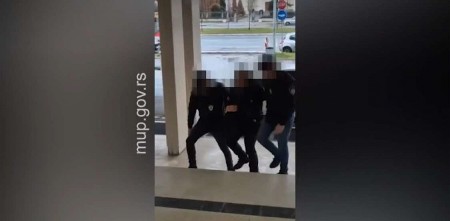 OVAKO JE UHAPŠEN NEŠA GUSKA Sa lisicama na rukama doveden u policijsku stanicu (VIDEO)