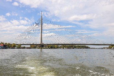 SUDAR DVA TRAMVAJA NA MOSTU NA ADI! U nesreći 5 osoba povređeno!