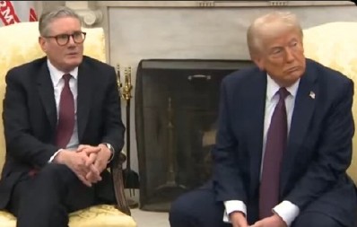 TRAMP UGOSTIO STARMERA PA ODGOVORIO KRATKO I JASNO: "Da..." (VIDEO)