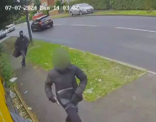 KAMERE SVE SNIMILE! Tinejdžeri pucali na žrtvu usred bela dana (FOTO)