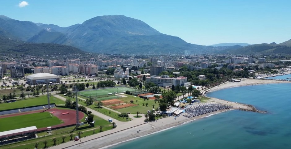 Ova kuća može da vam zaradi 35.000 evra godišnje: Oglas sa CG mora o kom se priča (FOTO)