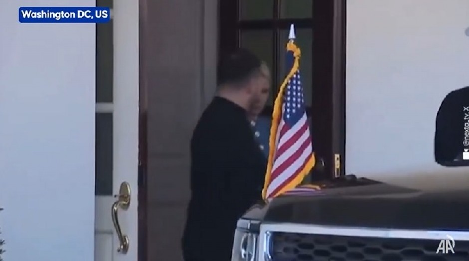 NEVIĐENI FIJASKO! Pogledajte snimak Zelenskog kako ljutito napušta Belu kuću! (VIDEO)