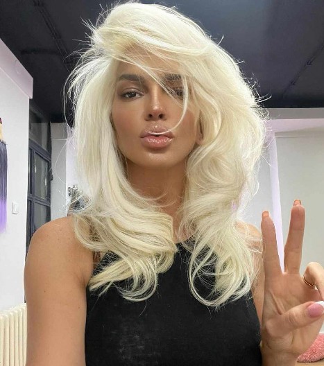 JELENA KARLEUŠA SE SUOČILA SA GUBITKOM! Pevačica zanemela, ovo joj sada nikako nije trebalo