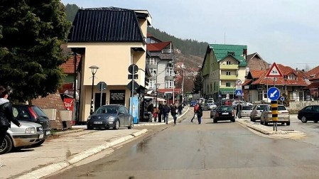 NOVA VAROŠ ZAVIJENA U CRNO: Proglašen Dan žalosti zbog pogibije dvojice mladića, zastave će biti spuštene na pola koplja