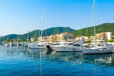 ŠIROM CRNE GORE PLOVI 500 JAHTI Većina je u vlasništvu Srba