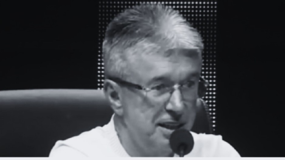 OGLASILA SE VODITELJKA ZVEZDA GRANDA Neutešna nakon smrti Popovića: "Ne valja tamno, oduvek si znao"