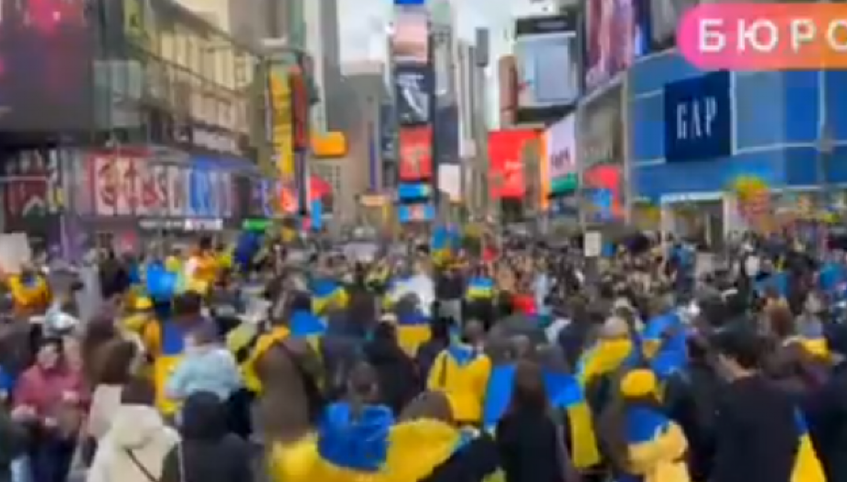 BUKTE PROTESTI U AMERICI U celoj zemlji haos zbog svađe Trampa i Zelenskog (VIDEO)