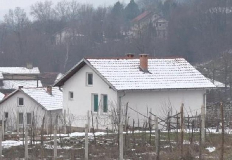 NOVI NAPAD NA SRBE NA KIM Obijene tri srpske kuće u Suvom Dolu