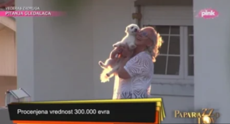 FOLKERKA U KUĆU ULOŽILA 300.000 EVRA! Ispričala kako je stekla bogatstvo, samo na bazen dala 15.000 evra! (FOTO)