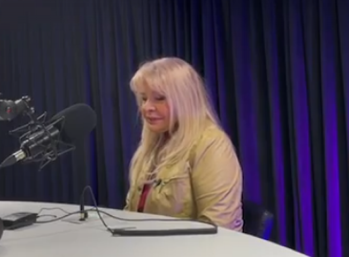 EMOTIVNE REČI HANKE PALDUM POTRESLE NACIJU Oglasila se nakon smrti prijatelja i saradnika Saše Popovića