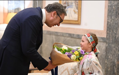 ŽELIM VAM SVE NAJBOLJE, A NAROČITO DOBRO ZDRAVLJE... Predsedniku Vučiću stižu čestitke za rođendan, dobio pismo i od Pelegrinija (FOTO)
