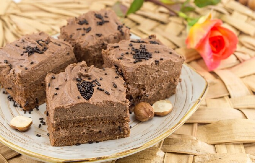 FENOMENALNE LEŠNIK KOCKE Desert koji osvaja od prvog zalogaja, za prave sladokusce