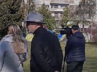 NOVA PROVOKACIJA U PIONIRSKOM PARKU Brutalno vređa studente samo zato što hoće da uče! (VIDEO)
