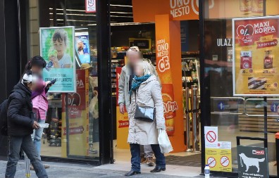 PROPAO GENERALNI ŠTRAJK Sve radi, prodavnice i kafići PUNI (FOTO)