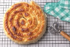 SLASNI BUREK SA MLEVENIM MESOM Pravi raj za nepca, uzećete parče više