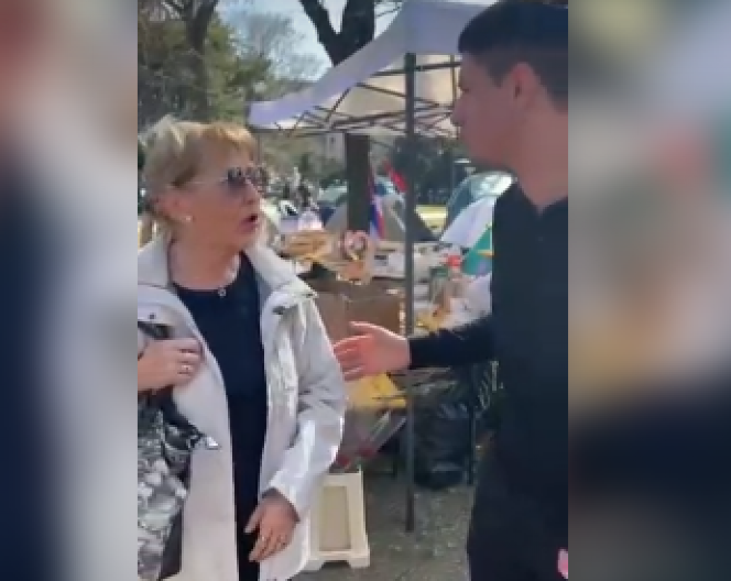 GRAĐANI U SVE VEĆEM BROJU PRUŽAJU PODRŠKU STUDENTIMA KOJI ŽELE DA UČE: Vi ste većina koja hoće da se vrati u klupe, oni vama ne daju mira! (VIDEO)