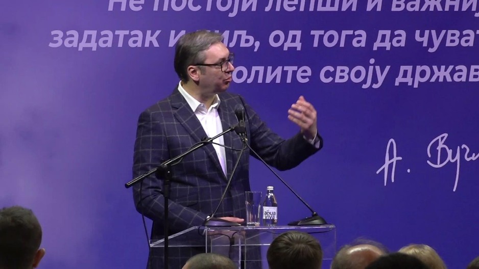 ĐILASOV POTRČKO DOŠAO DA PROVOCIRA DECU Vučić o Šarovićevom napadu na studente koji hoće da uče