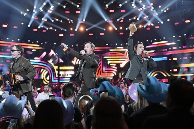 POSLE 27 GODINA OVO JE PRESEDAN Ovo će biti "najluđa" Evrovizija, od bine napravili saunu?