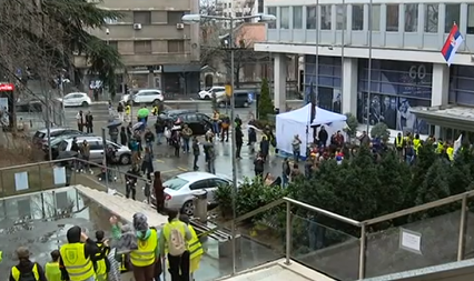 KUJU PLAN ZA NAPAD NA SRBIJU 15. MARTA! Kupuju zaštitne maske, spremaju suzavce: Prete udarom na policiju! (FOTO)