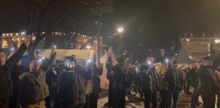 POGLEDAJTE LAJT ŠOU STUDENATA KOJI HOĆE DA UČE: Svetli ceo Pionirski park (VIDEO)