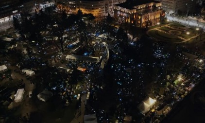 SNIMAK IZ DRONA! Pogledajte spektakularan trenutak, studenti koji žele da uče osvetlili Beograd! (VIDEO)