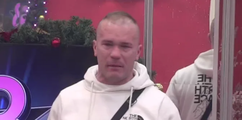 DRAMA U MUNJEZOVOM DOMU! Učesnik Elite ne može ni da nasluti kakav haos se odvija u spoljnom svetu, evo ko je u sve umešan!