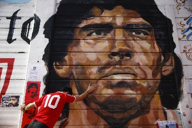 UZNEMIRUJUĆE "Ovako je umro Maradona": Pojavile se jezive fotogrefije (FOTO)