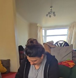 KAD IMAŠ DETE, A FALE TI IZLASCI Mama na plišanim igračkama odsvirala svetski hit, oduševila milion ljudi!