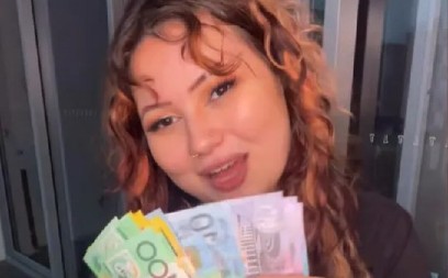 IZLAZI SA MOMCIMA KOJI JE ZASIPAJU POKLONIMA Rubi masno naplaćuje usluge "profesionalne devojke", tvrdi da ne radi samo jednu stvar (VIDEO)