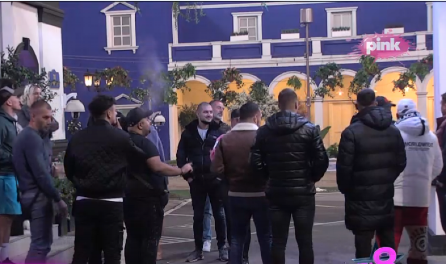 POGINUO OTAC UČESNICE ELITE Javno otkrila kako ju je zlostavljao, a onda je usledila tragedija!