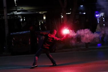 BLOKADERI BI DA DOVEDU I GRČKE ANARHISTE U BEOGRAD! Obaveštajni podaci otkrili detalje, spremaju haos za 15. mart!
