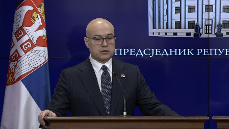 MENJA SE ZAKON O UDŽBENICIMA Ukida se monopol, Vučević: "Tražio sam uvođenje nacionalnog paketa"