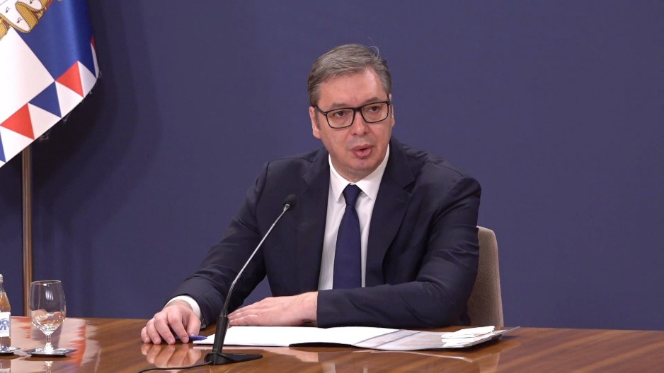 "NAPADALI SU NOVINARE INFORMERA I RTS-a"  Vučić o nasilju opozicije