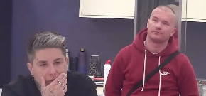 BRUTALAN SUKOB SUKOB MATORE I MUNJEZA! Leti perje, ori se Bela kuća, obezbeđenje uletelo!