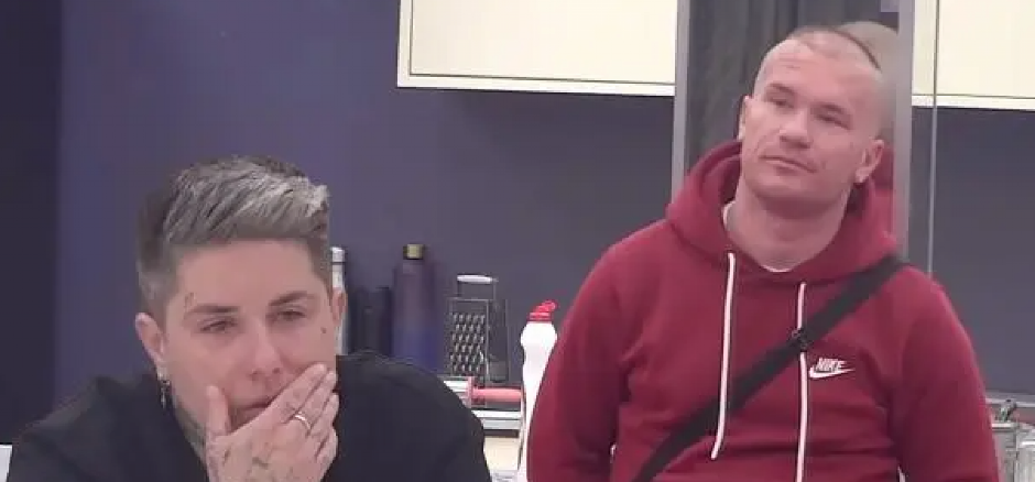 BRUTALAN SUKOB SUKOB MATORE I MUNJEZA! Leti perje, ori se Bela kuća, obezbeđenje uletelo!