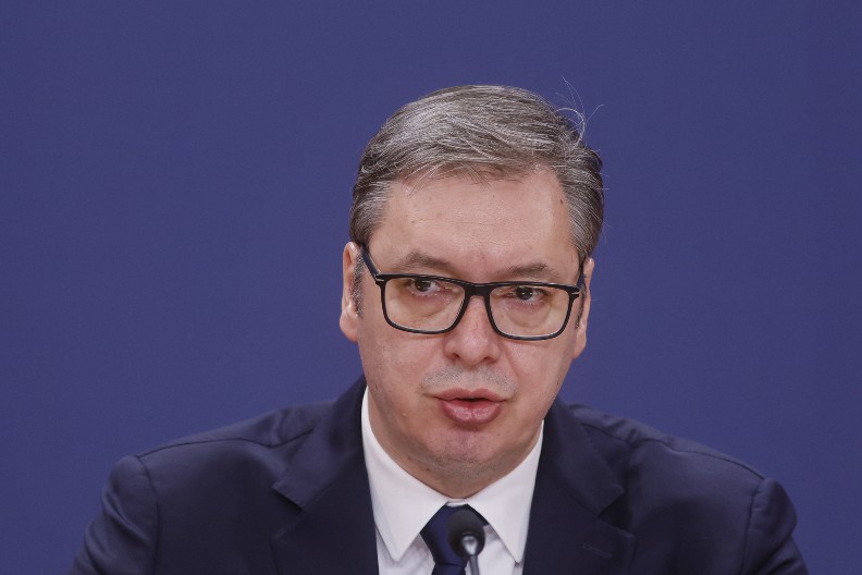VUČIĆEVU MOĆNU PORUKU ČULA JE CELA SRBIJA "Kao predsednik Republike, ne prihvatam nedemokratske metode, plenume i zborove!"