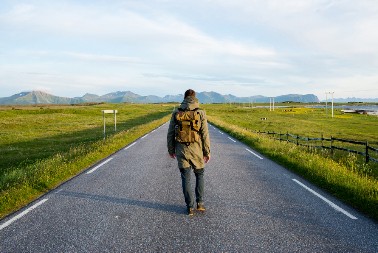 AU, MAJKO MILA, DA LI JE OVAJ ČOVEK NORMALAN? Muškarac pobesneo nakon svađe sa ženom, pa rešio da ''malo'' prošeta! (FOTO)